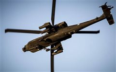 Αθώοι οι 11 κατηγορούμενοι για τα ελικόπτερα Apache