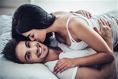 Σεξ και ύπνος: Όσα πρέπει να γνωρίζετε για τη σχέση τους