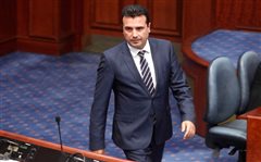 Σκόπια: Παραιτήθηκε ο Ζάεφ
