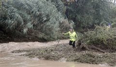 Μια νεκρή και δύο αγνοούμενοι από την κακοκαιρία