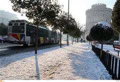 Συνεχίζονται τα προβλήματα στα δρομολόγια του ΟΑΣΘ λόγω παγετού   