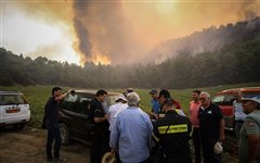 Μάχη με τις φλόγες για δεύτερη ημέρα στην Ηλεία