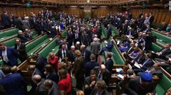 Βρετανία: Οι βουλευτές απέρριψαν το Brexit χωρίς συμφωνία