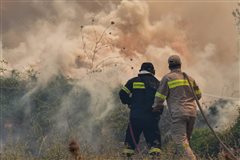 64 φωτιές μέσα σε μία ημέρα σε όλη τη χώρα