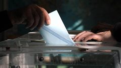 Διαφορά 1,2%: Η απόλυτη ανατροπή σε νέα δημοσκόπηση…