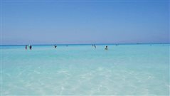 Απαγόρευση παραμονής για να σωθεί το νησί: Στη Χαβάη της Ελλάδας φέτος δεν πατάς, μόνο κοιτάς και κολυμπάς (pics)