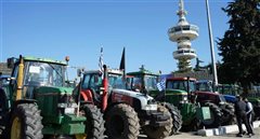 Θεσσαλονίκη: Διαμαρτυρία αγροτών με τρακτέρ