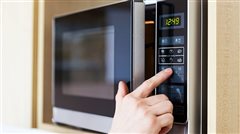 Καταστρέφει τις βιταμίνες ο φούρνος μικροκυμάτων;